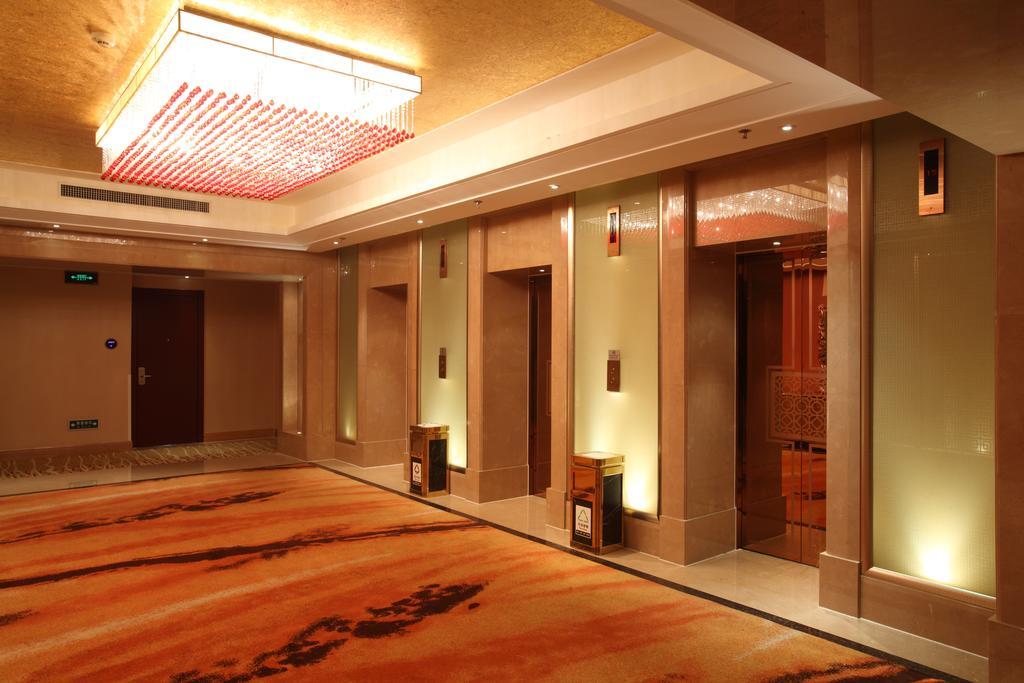 Beijing Wuhuan Hotel Exterior photo