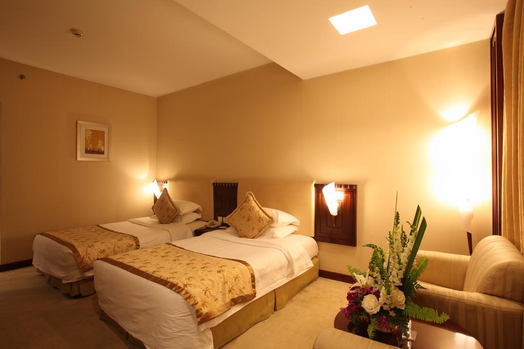 Beijing Wuhuan Hotel Room photo