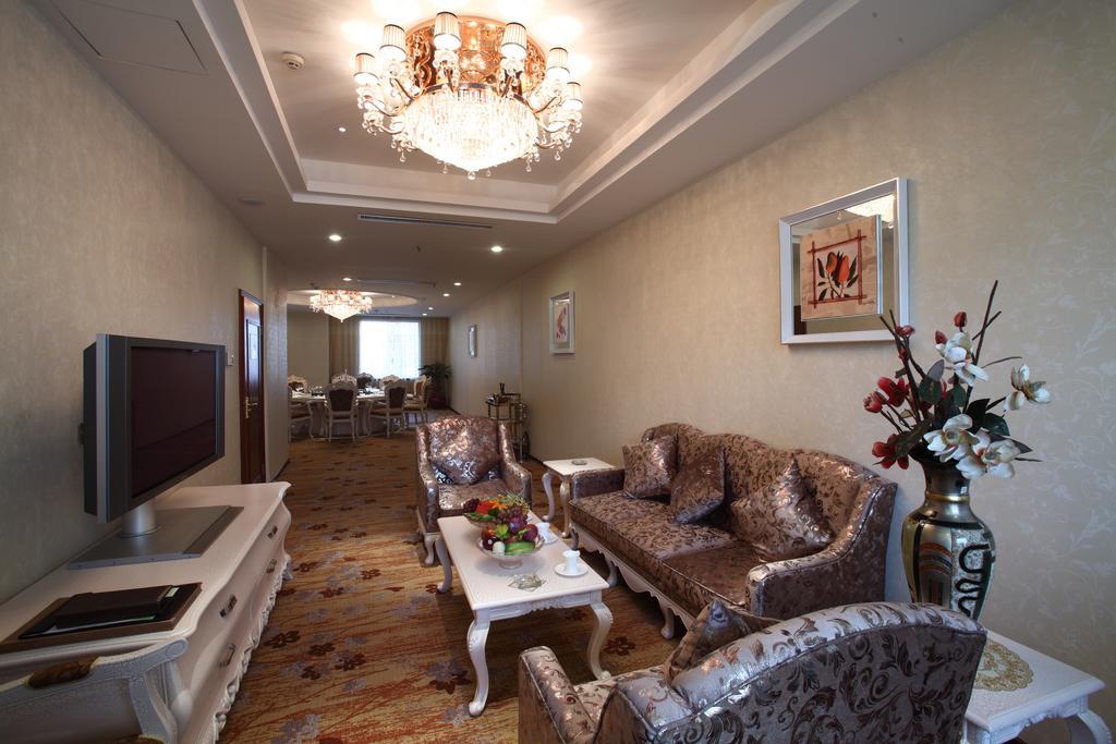 Beijing Wuhuan Hotel Exterior photo