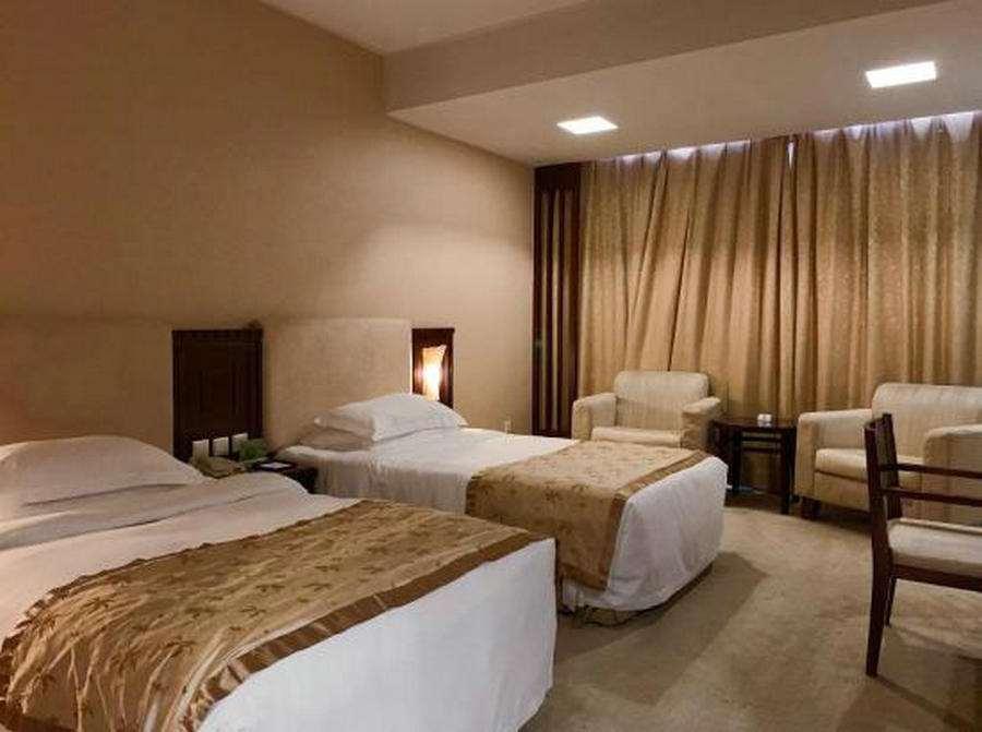 Beijing Wuhuan Hotel Room photo